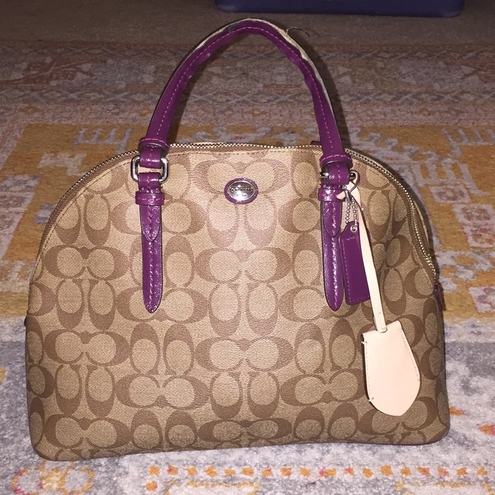 BEAUTIFUL signature Coach purse/satchel.